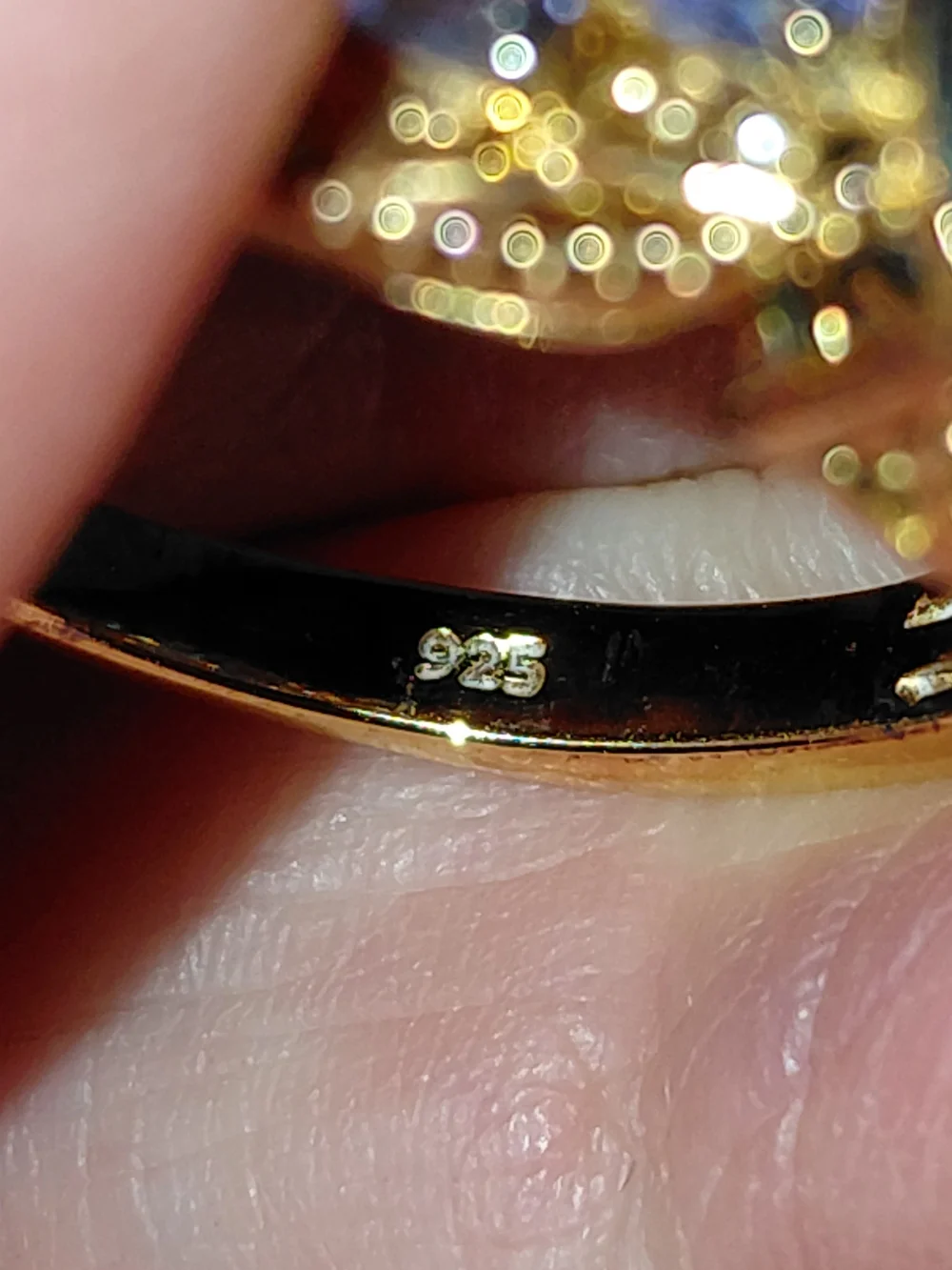 N/A gold colored